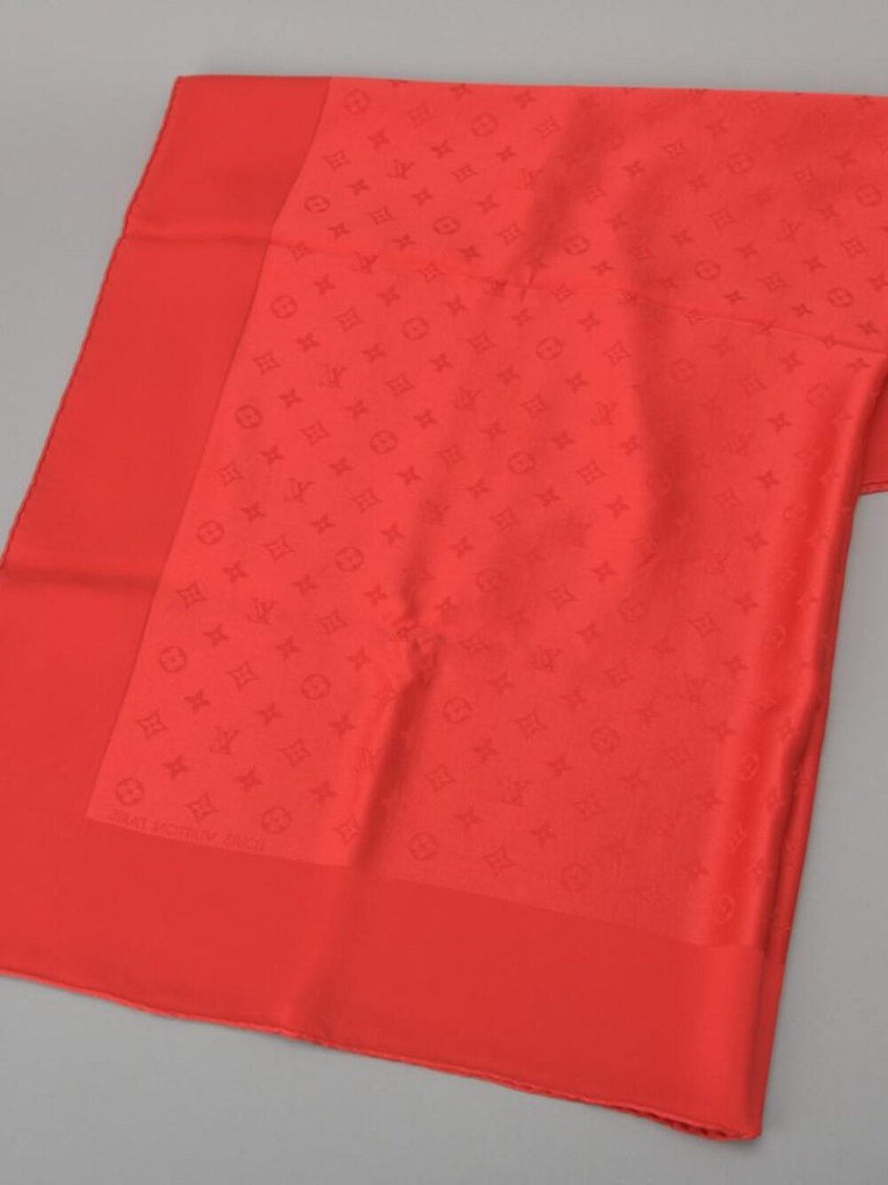 Louis Vuitton Monogram Scarf 85 Silk Red Shawl - Picture 4 of 9